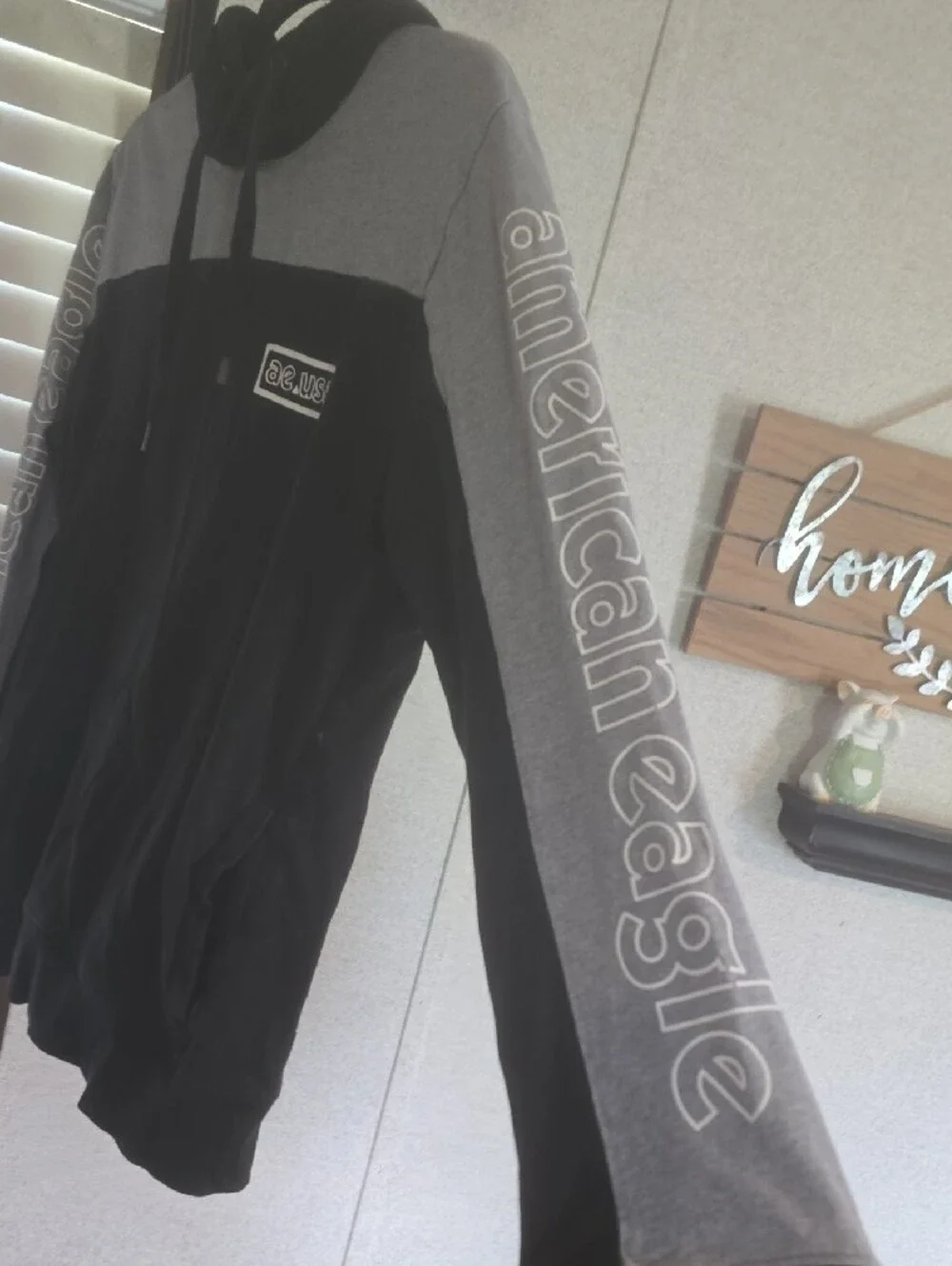 American Eagle Outfitters Black and Gray Crewneck Hoodie
